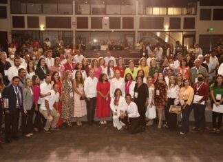 Reconoce gobernador Alfonso Durazo a maestras y maestros por sus enseñanzas durante la pandemia