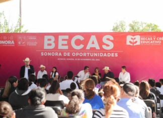 Entrega gobernador Alfonso Durazo becas a jóvenes de Aconchi, San Felipe de Jesús y Baviácora