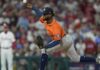 Astros logran histórico juego sin hit ni carrera en la Serie Mundial y emparejan las cosas ante Phillies