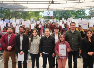 Entrega gobernador Alfonso Durazo 590 escrituras en el Poblado Miguel Alemán
