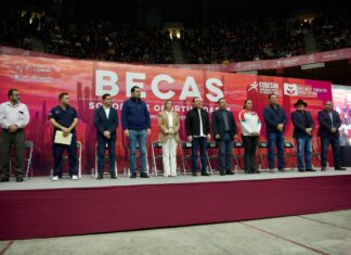 Entrega gobernador Alfonso Durazo becas Sonora de Oportunidades para alumnos de universidades públicas