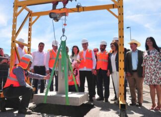 Coloca gobernador Alfonso Durazo primera piedra del proyecto Sky Bridge Sonora