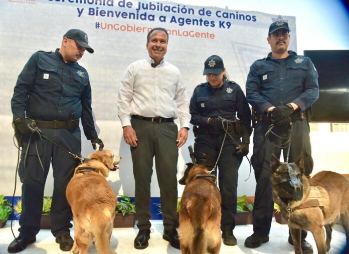 Encabeza Toño Astiazarán despedida a agentes caninos y recepción a nuevos K-9 de la Policía Municipal (1)