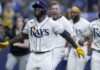 Los mexicanos Isaac Paredes y Randy Arozarena se vuelan la barda y firman trepidante victoria de Rays