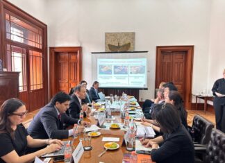 Expone Gobernador iniciativas en materia de aprovechamiento de energías limpias