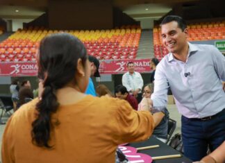 Inicia en Hermosillo entrega de uniformes y zapatos escolares gratuitos