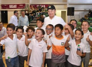 Fortalece Gobernador Durazo educación y salud en comunidades de la sierra con entrega de becas y jornada de vacunación