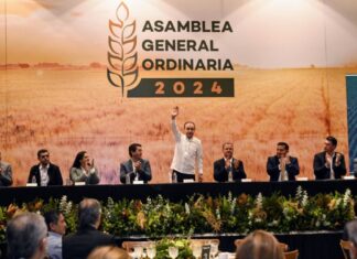 Cumple Gobernador Durazo a población del mayo con acciones de vivienda, vialidades y becas