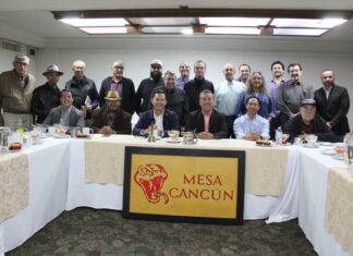 Dr. Aarón Grageda Bustamante expone su visión para la Universidad de Sonora en la Mesa Cancún