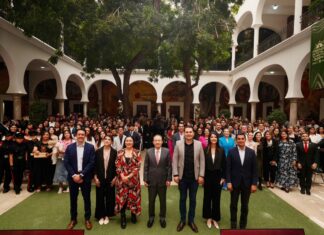 Gobernador Durazo premia con 100 mil pesos a ganadores del Premio Estatal de la Juventud 2024