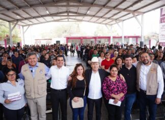 Gobernador Durazo entrega a más de 760 estudiantes de secundaria Beca Universal Rita Cetina
