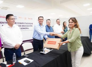 Beneficia Gobernador Durazo con uniformes y computadoras a comunidad educativa del sur de Sonora: SEC
