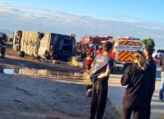 FGJES confirma que choferes del autobús accidentado huyeron del lugar; sube a 7 cifra de fallecidos