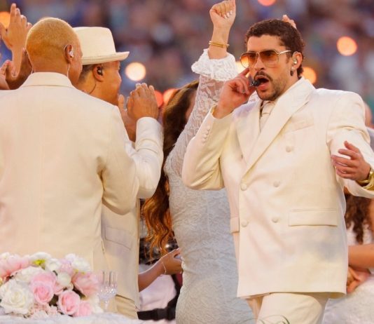 Bad Bunny y una carta de amor urgente en medio del Super Bowl