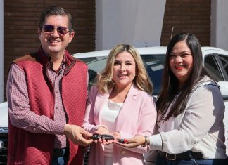 Tiene Dif Navojoa tres camionetas nuevas para sus programas sociales