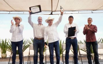 Gobernador Durazo posiciona al bacanora como bebida premium internacional con primeras certificaciones