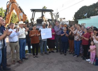 Agilizan reparaciones de colapsos de drenajes usando maquinaria donada por el Gobierno Estatal