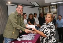 Entregan lentes a novojoenses beneficiados con mega jornada visual