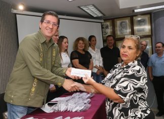 Entregan lentes a novojoenses beneficiados con mega jornada visual