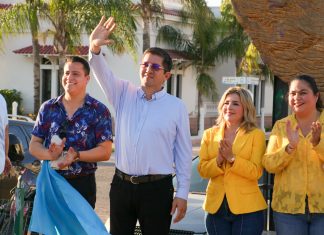 Alcalde Elías Retes y la presidenta del DIF realizan caminata de concientización por días mundiales del Síndrome de Down y Autismo