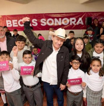 Gobernador Durazo beneficia a familias sonorenses con más becas, más apoyos y menos gastos