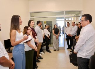 Beneficia gobernador Durazo a familias sonorenses con modelo de salud único en México