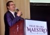 Alcalde de Navojoa Elías Retes galardona a docentes con 20 años de servicio