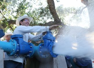 Inaugura Alcalde Elías Retes pozo rosales para suministro a poblados de la comisaría