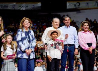 Avanza Sonora en educación: entrega Gobernador Durazo más de 4 mil becas a estudiantes de primaria