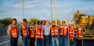 Casi listo el recarpeteo del bulevar Progreso, Toño Astiazarán supervisa la obra junto a vecinos