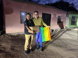 Entrega Carlos Cota apoyos alimentarios a integrantes de la comunidad LGBT+ en Navojoa