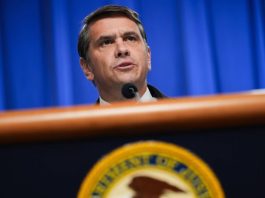 Trump ya tiene remplazo de Pam Bondi: Nomina oficialmente a Todd Blanche como fiscal