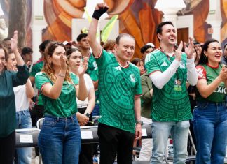 Acompañado de jóvenes sonorenses, Gobernador Durazo vive la emoción del debut de México en la Copa Mundial de la FIFA 2026