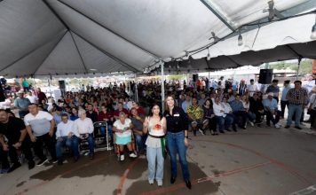 Lleva Gobernador Durazo soluciones y atención directa a familias de Pueblitos con Sonora Atiende