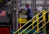 Trabajadores latinos creen que economía e inmigración empeora en EU