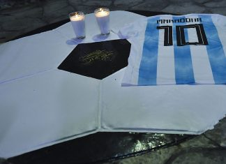 Balón de goles de Maradona ante Inglaterra se vende en 3,4 millones