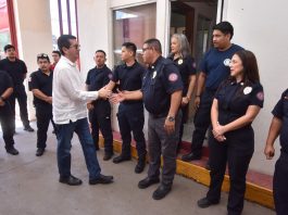Fortalecen a cuerpo de Bomberos y Protección Civil de Navojoa con nuevos equipos de rescate acuático y uniformes