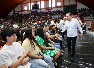 Gobernador Durazo garantiza con becas permanencia universitaria de 14 mil estudiantes de Cajeme y Navojoa