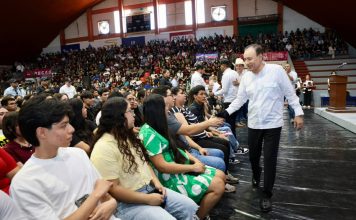 Gobernador Durazo garantiza con becas permanencia universitaria de 14 mil estudiantes de Cajeme y Navojoa