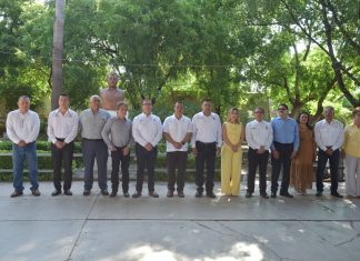 Entre entusiasmo y «aura» de estudiantes arranca Ciclo Escolar 2026-2027