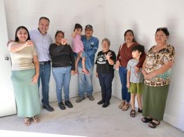 Beneficia Toño Astiazarán a familias de El Ranchito con cuartos adicionales en su vivienda