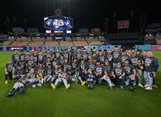 Milwaukee Brewers esfuma el sueño del tricampeonato de Los Ángeles Dodgers